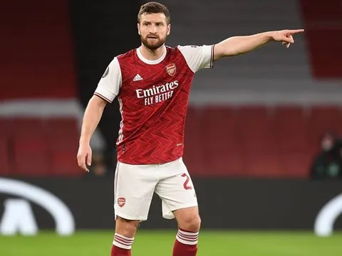 Đồng đội gọi điện rủ rê, sao Arsenal hủy hợp đồng, chuyển sang CLB khác