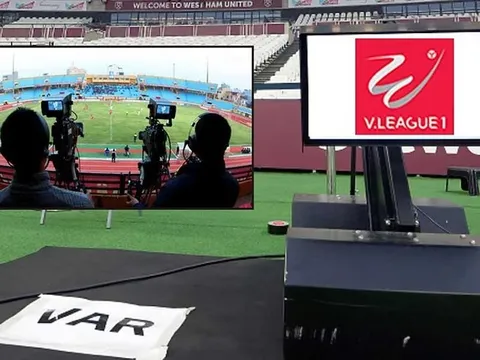 Vấn đề của V-League không phải VAR