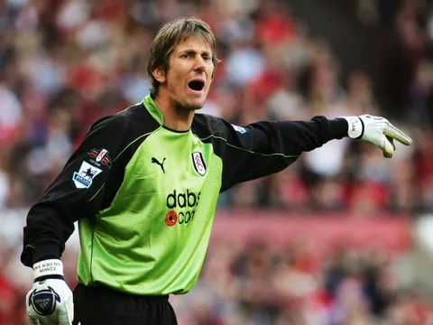 'Van der Sar đã khiến tôi quyết định từ chối Man City'