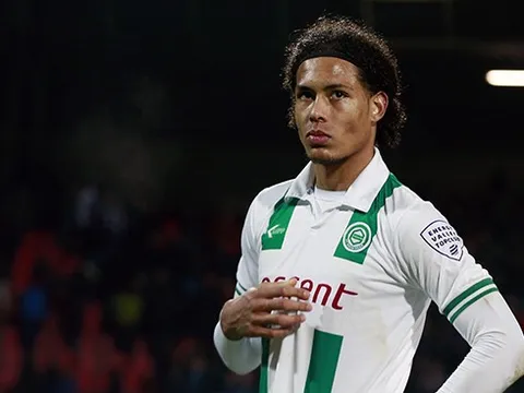 Van Dijk từng bị chê chơi kém hơn cầu thủ giải Trung Quốc