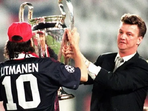 Van Gaal: 'Tôi chưa từng thấy số 10 nào xuất sắc hơn cậu ấy'