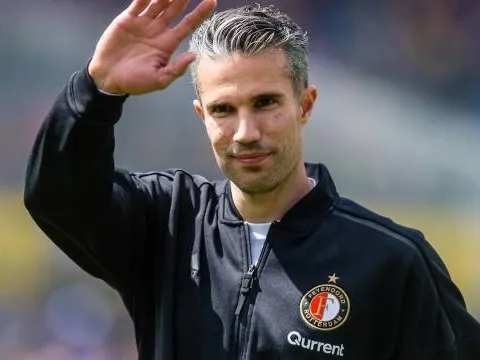 CHÍNH THỨC: Robin van Persie bước vào sự nghiệp huấn luyện