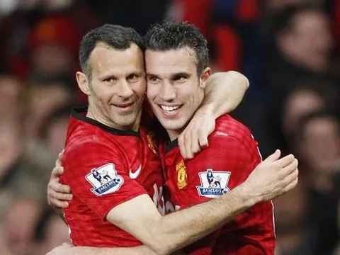 Van Persie: 'Giggs luôn đặt bóng vào đúng chỗ như thể có ma thuật'