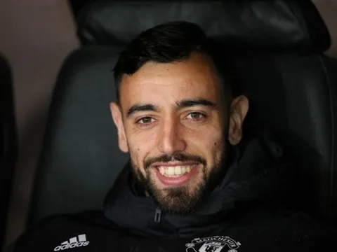 Van Persie phát cuồng Fernandes: "Không thể tin nổi!"