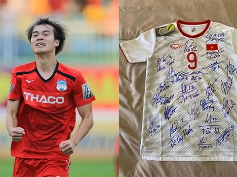 Văn Toàn có nghĩa cử cao đẹp, ủng hộ quê nhà phòng dịch COVID-19