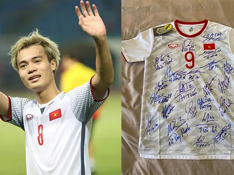 Văn Toàn thu về số tiền “khủng” từ chiếc áo ĐT Việt Nam phiên bản đặc biệt
