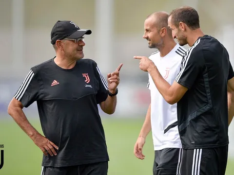 Vắng Ronaldo, "đại ca" ở Juve cả gan 'chỉ thẳng mặt' HLV Sarri