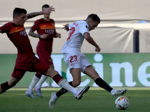 Vắng Smalling, hàng thủ Roma tan nát trước Sevilla