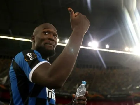 Vào chung kết, Lukaku gửi thông điệp đến Man Utd