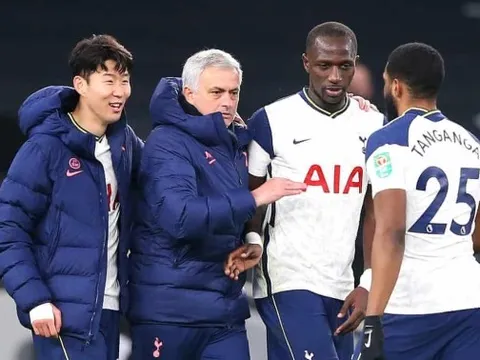 Vào chung kết, trò cưng Mourinho gửi chiến thư đến Man Utd, Man City