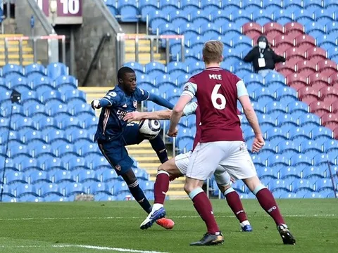VAR gây 'lú' cực mạnh ở trận Burnley - Arsenal