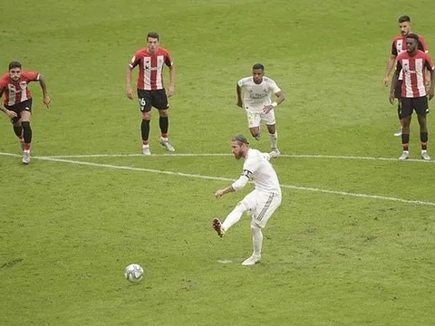 VAR lại hóa "cứu tinh", Real Madrid tiến gần hơn đến ngôi vương La Liga