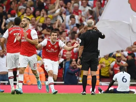VAR từ chối bàn thắng, đánh tụt cảm xúc của Arsenal và khán giả nhà
