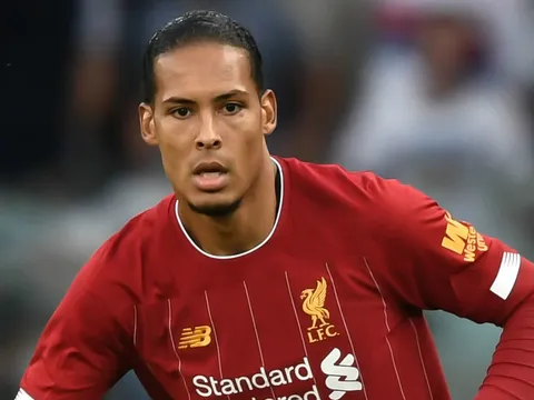 Khán giả: 'Đến David Luiz còn có sự nghiệp Premier League thành công hơn Van Dijk'