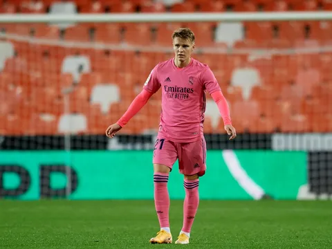 Về Arsenal thay Ozil, Odegaard bị nói lời phũ phàng