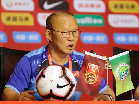 Thầy Park đặt ra 2 mục tiêu trước đội bóng "phù thủy" Guus Hiddink