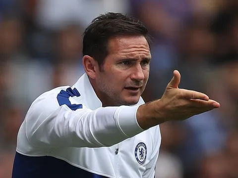 Vì bạn gái, "phù thuỷ" 50 triệu đếm ngày dọn đồ đến Chelsea