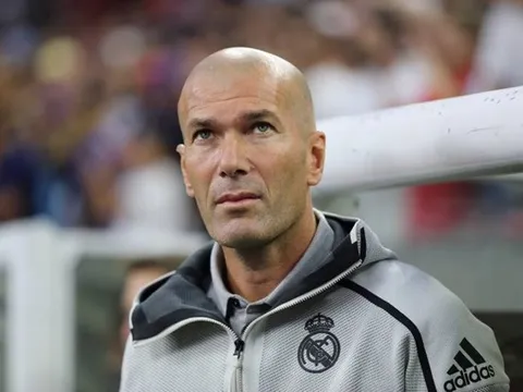 Vì một lý do, Zidane tiu nghỉu trong ngày đội nhà đả bại Arsenal