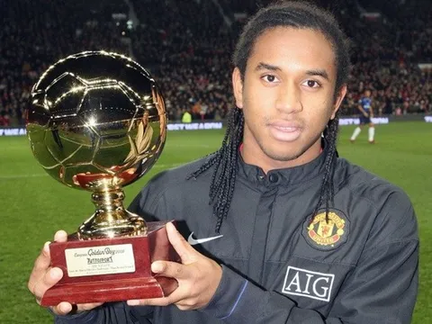 Vì sao 'Cậu bé vàng Châu Âu' lụi tàn tại Man United?