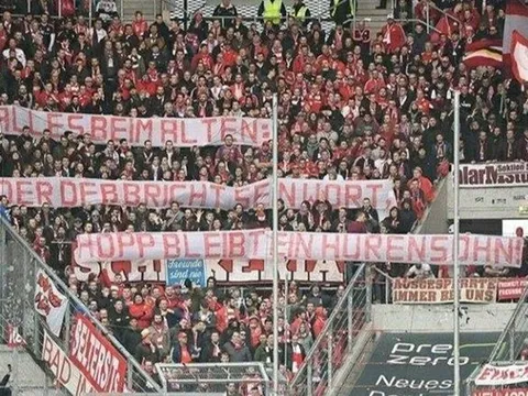 Vì sao NHM Bayern nổi đóa với chủ tịch Hoffenheim?