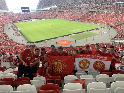 Fan Việt "tiếp lửa" MU đánh bại Inter Milan tại Singapore