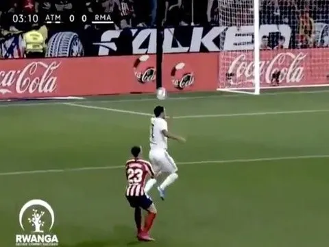 Không ghi bàn, Hazard đè tân binh Atletico ngã đo ván trên sân