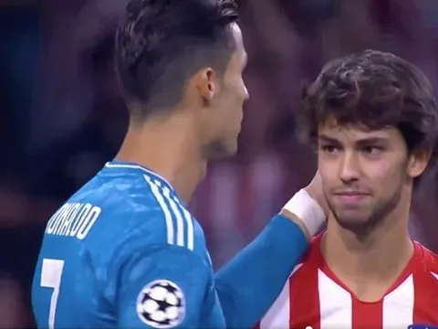 Ronaldo tiến đến Felix, làm điều không ngờ trước trận hòa