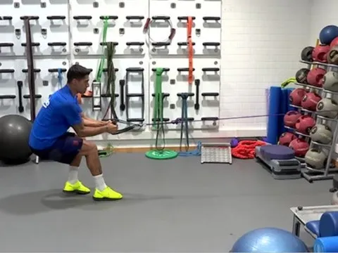 Video Luis Suarez trở lại luyện tập ở Barcelona