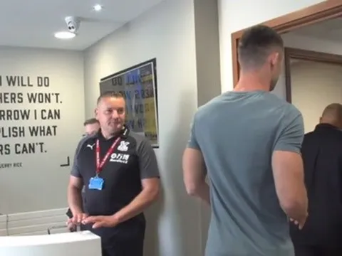 Video ngày đầu của Gary Cahill ở Crystal Palace