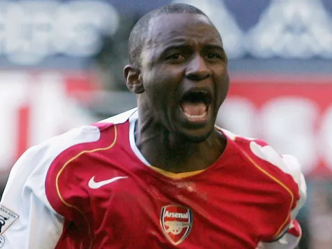 Được Newcastle liên hệ, huyền thoại Arsenal từ chối phũ phàng