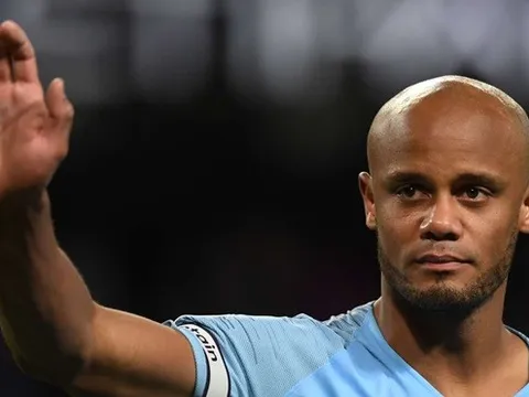 CHÍNH THỨC: Kompany không ra sân trong trận đấu tri ân chính mình