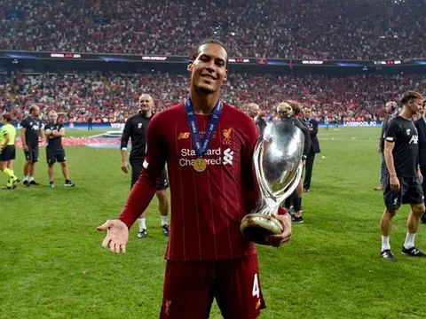 Quên Mane, Van Dijk chỉ đích danh 'người hùng' của Liverpool