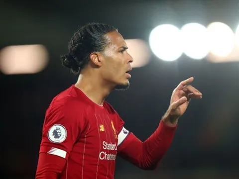 Liverpool thua quá sốc, Van Dijk điên tiết: 'Không thể chấp nhận'