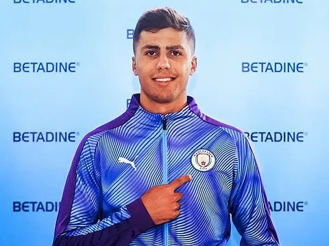 Với bom tấn 62,8 triệu bảng, Pep Guardiola sẽ lập hat-trick vô địch Ngoại hạng Anh