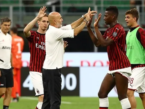 Vừa đánh bại Juventus, HLV Milan nói gì về tin đồn sắp bị sa thải?