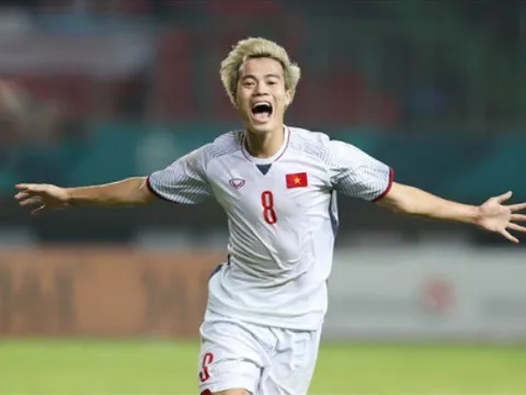 Vừa đấu giá, áo đấu của Văn Toàn đã có giá cực khủng