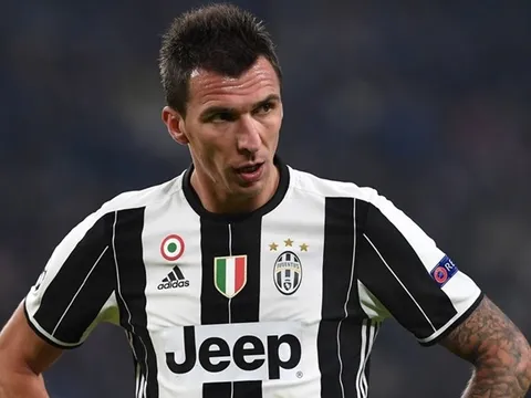 Vừa gia hạn thêm 2 năm, đối tác của Ronaldo đã phải rời Juventus