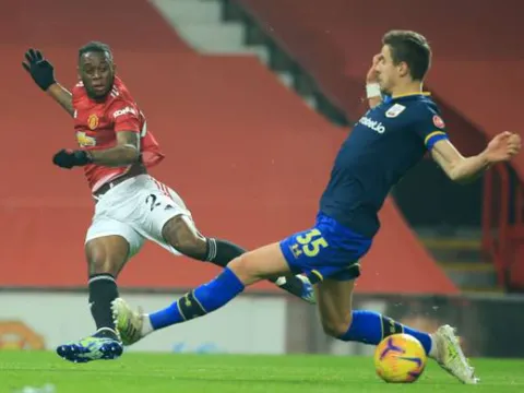 Wan-Bissaka "mở tài khoản", Gary Neville gửi ngay 1 thông điệp bất ngờ