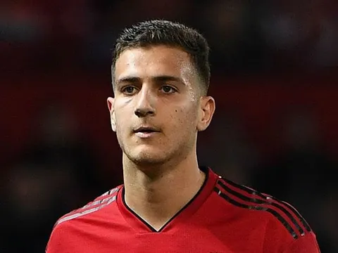 Wan-Bissaka vừa tới, sao Man Utd đã đệ đơn xin đi