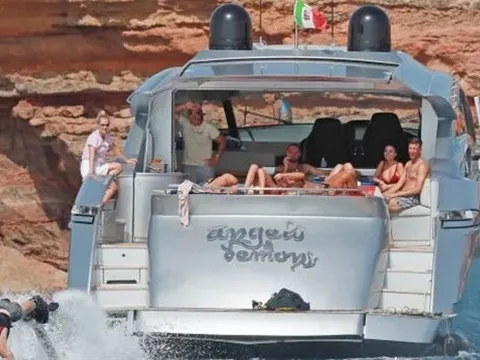 Những chiếc du thuyền đắt nhất được làng túc cầu trọng dụng mùa hè này