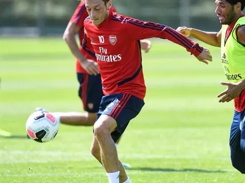 CĐV Arsenal: "Làm ơn đừng để anh ta đấu với Liverpool"