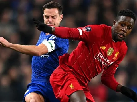 CĐV Man Utd chọc ngoáy Liverpool: "Không phải ai cũng ăn 3 được"