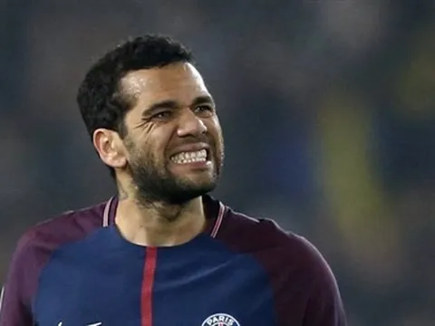 CĐV Arsenal: "Alves có đầy đủ mọi thứ mà Emery cần"