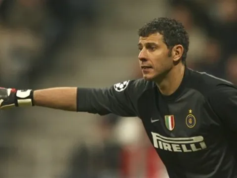 CĐV Arsenal "sôi máu" khi Celtic dùng bom tấn Man Utd để hét giá