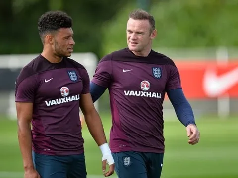 Wayne Rooney: Thời ở Arsenal, Chamberlain thậm chí còn không biết đến huyền thoại ấy