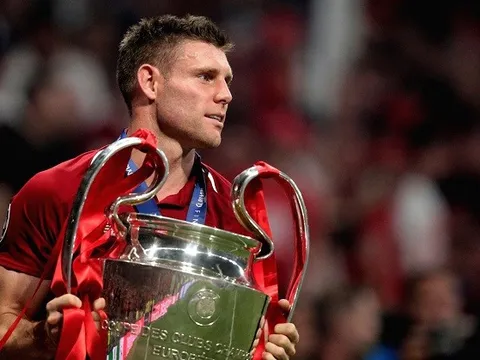 Vì 1 điều, ''người không tuổi'' phải chịu thiệt để ở lại Anfield