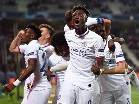 Đi tìm 'kẻ thắng, kẻ thua' khi Chelsea nhọc nhằn rời Pierre Mauroy