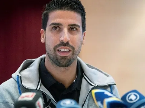XONG! Juventus sắp thoát được 'cục tạ' Khedira