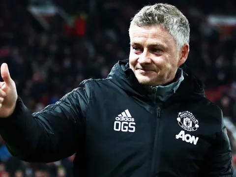 XONG! Man Utd ký hợp đồng với "đá tảng 1m85"