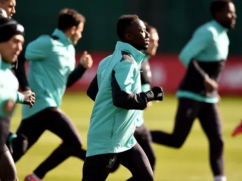 XONG! Một "Kante + Iniesta" trở lại, Liverpool lại gieo rắc sợ hãi